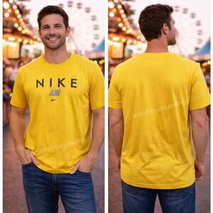 Nike Air Yellow T Shirt Men’s Large 42-44 Short Sleeve The Nike Tee